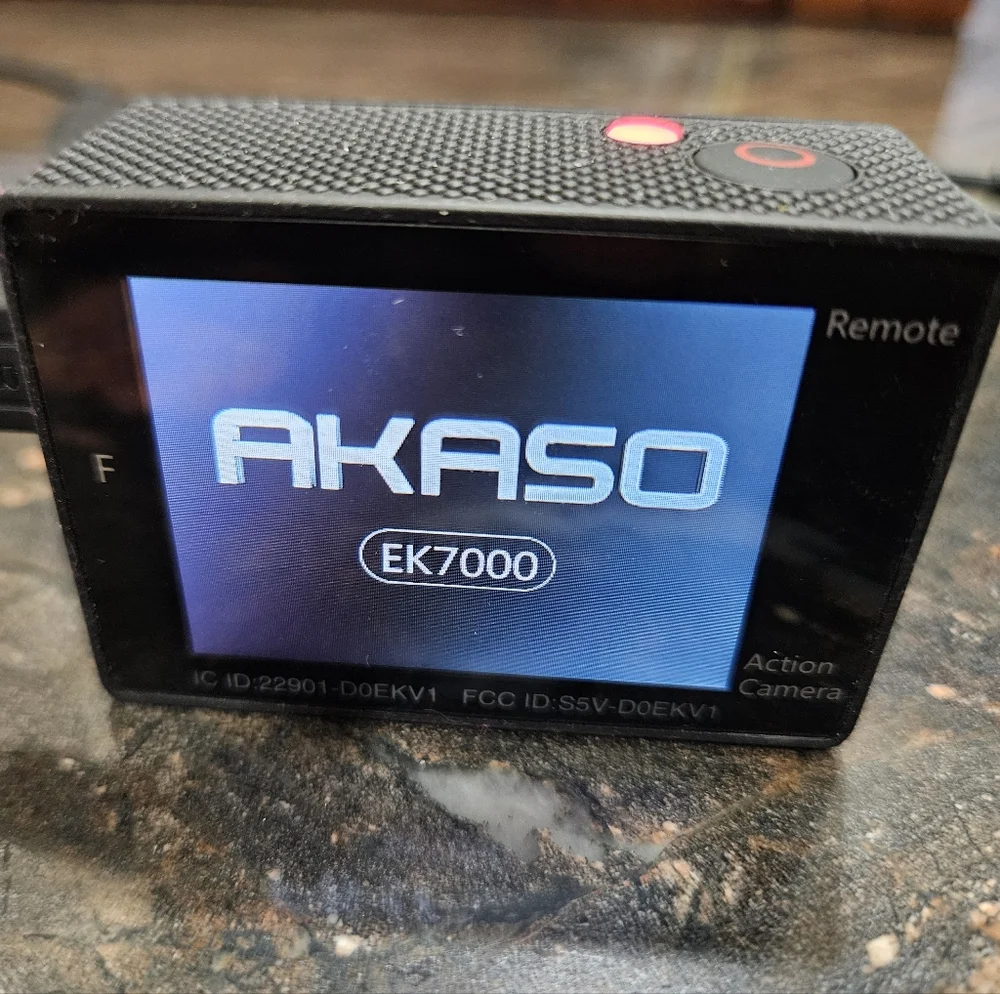 AKASO EK7000 Camera Underwater Video selfie EUC waterproof new $70 SD card